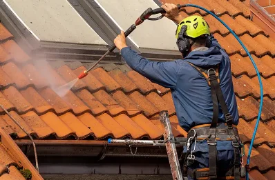 Démoussage et hydrofuge de toiture à Marquerie